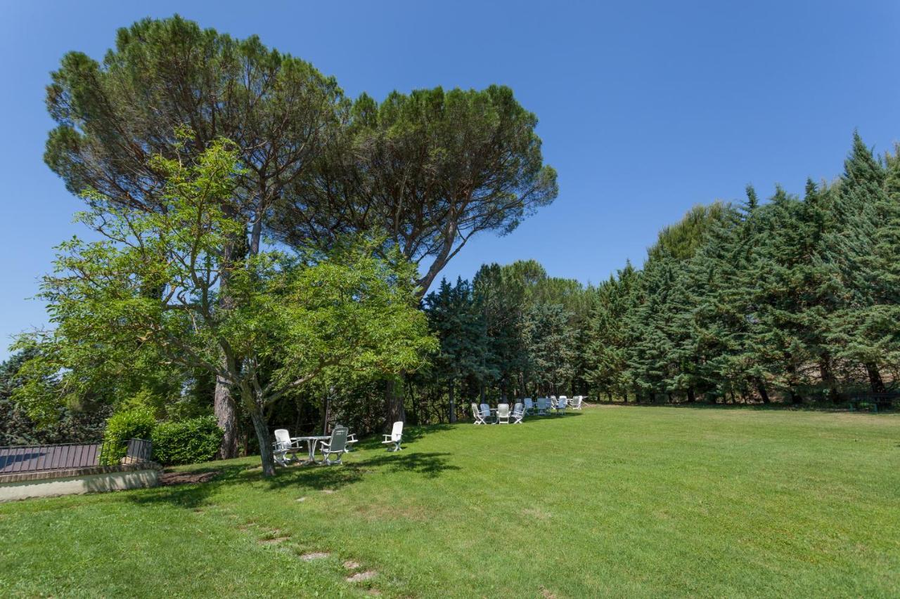 Villamena Assisi Luaran gambar