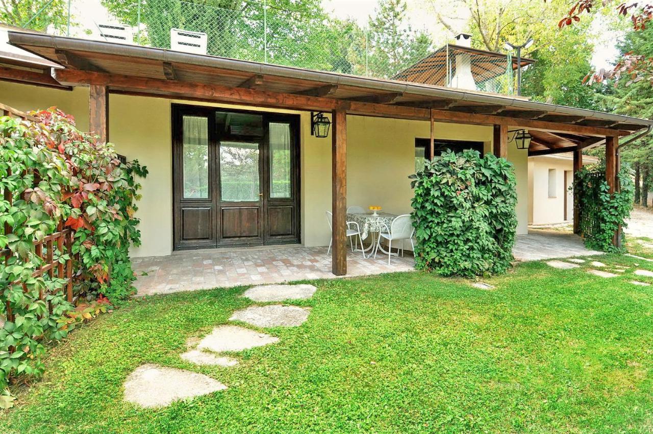 Villamena Assisi Luaran gambar